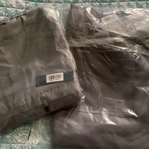 JAANUU men’s medium scrub set - GRAY